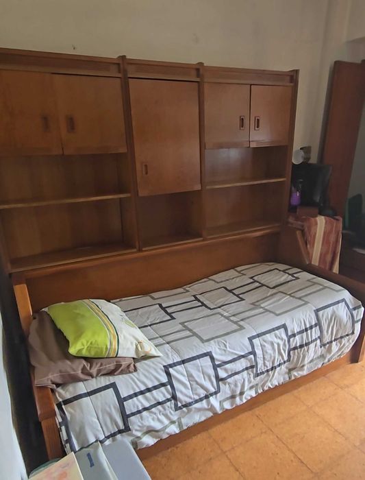 Estrutura de cama e secretária