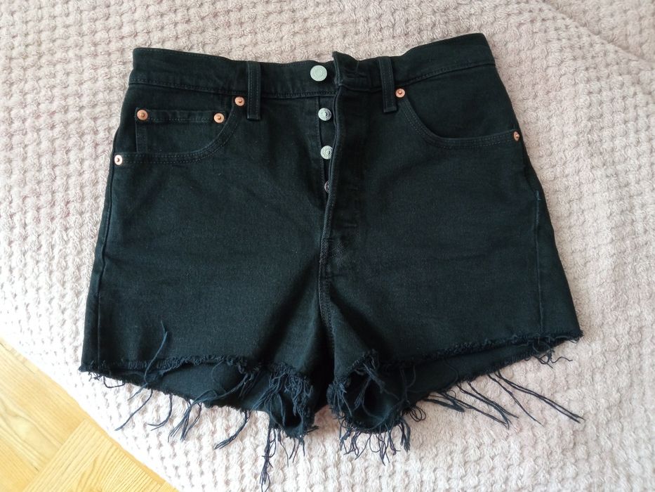 Nowe szorty Levis Ribcage