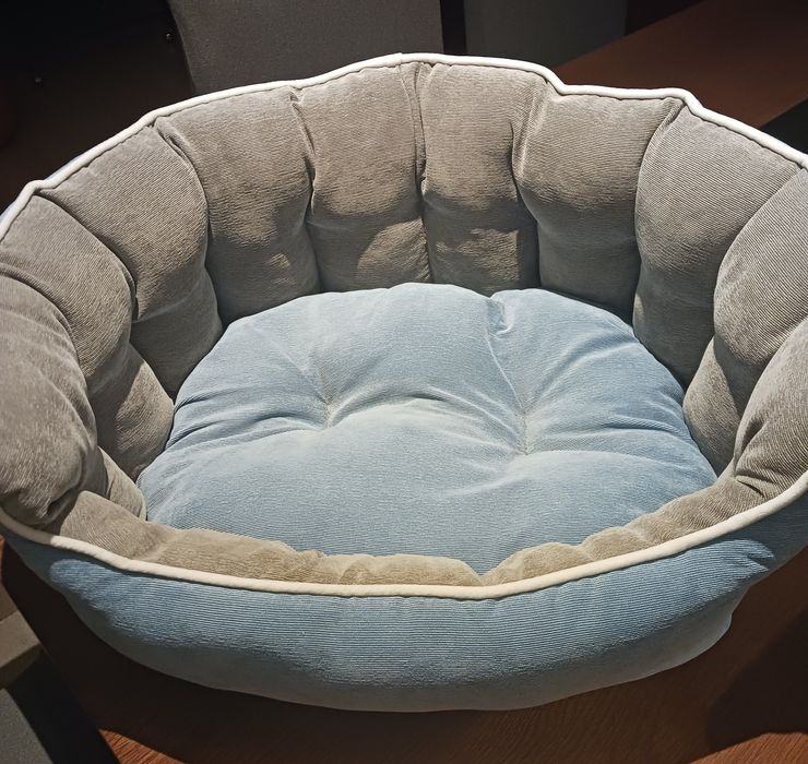 Vendo cama de cao media com muito pouco uso