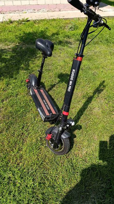 Продам электросамокат KUGOO M4 PRO