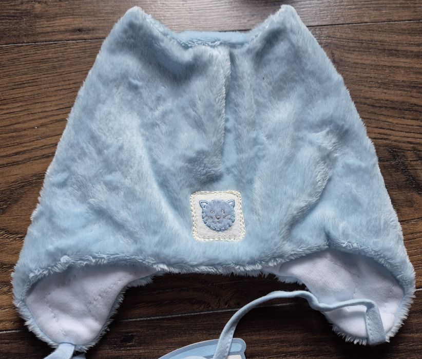 Czapeczka na bawełnianej podszewce 44 Nowa