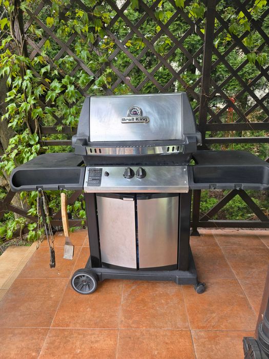 Grill gazowy Broil King Crown używany, 2-palnikowy