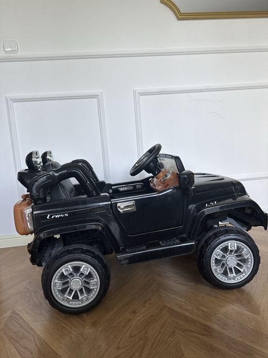 Auto na akumulator jeep cross elektryczny na pilota czarny samochod duzy