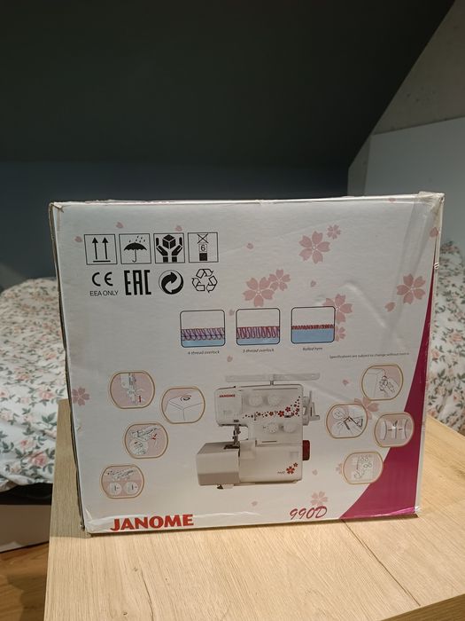 Maszyna do szycia owerlok Janome 990D