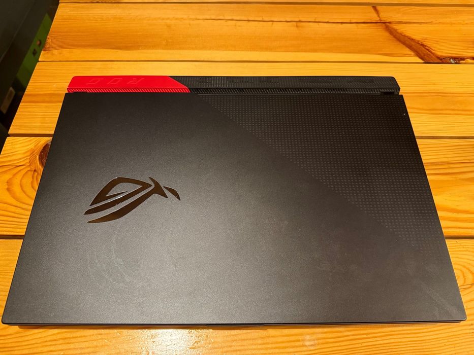 Asus ROG Strix G713QC 17 cali Ryzen 5 5600H 16 GB RAM 512GB RTX 3050