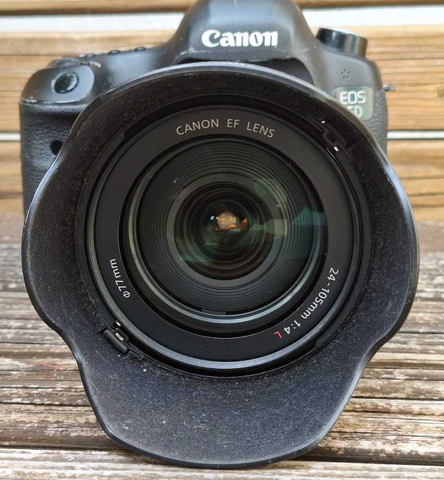 Canon 5d mark iii + Canon EF 24-105 L IS