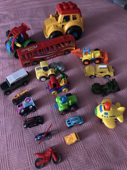 Продаю 20іграшок, одним лотом.