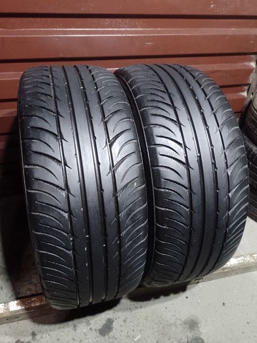 Резина Шини 235 55 R17 Kumho Ecsta
