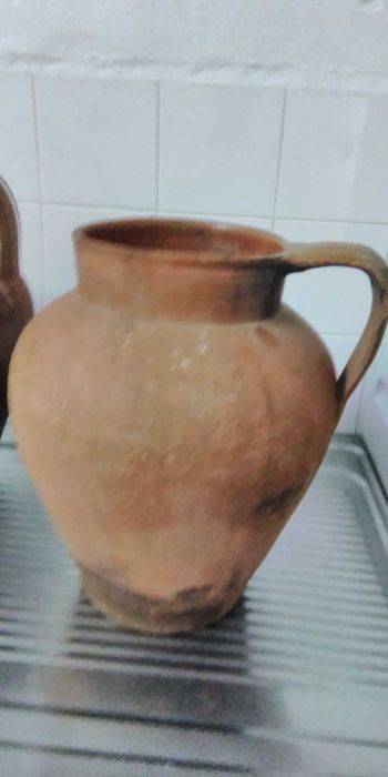 Potes antigos  de barro