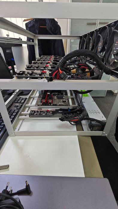 Продам отличную майнинг ферму на 8 карт (без видеокарт)