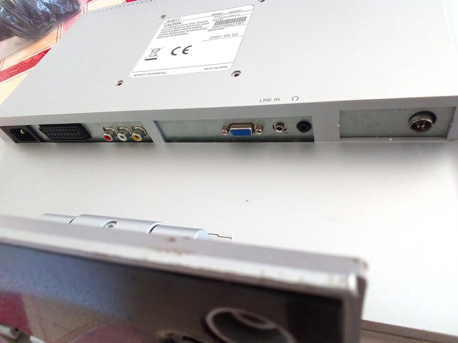 TV LCD - AÍRIS- a funcionar como nova