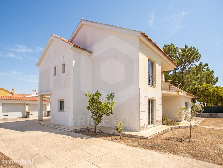 Moradia Isolada T4 com Garagem Dupla
