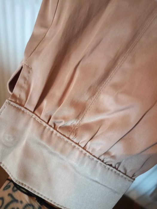 Satynowe Spodnie Cargo Beżowe Camel Jogger z Kieszeniami S
