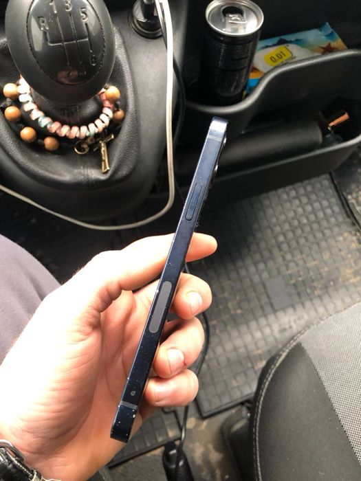 Продам iPhone 12,64gb