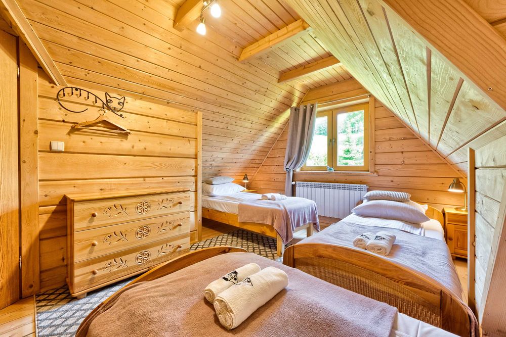 Góralska Osada NA WYŁĄCZNOŚĆ 26os - imprezy firmowe, urodziny, kawalerskie, domek w górach, noclegi Zakopane, domek z jacuzzi, domek do wynajęcia.