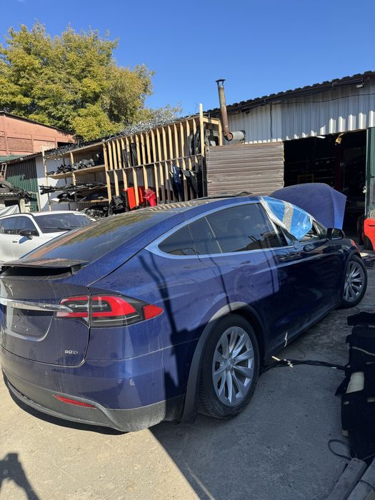 Двері передні праві, задні праві Tesla Model X, розборка тесла X 3 Y