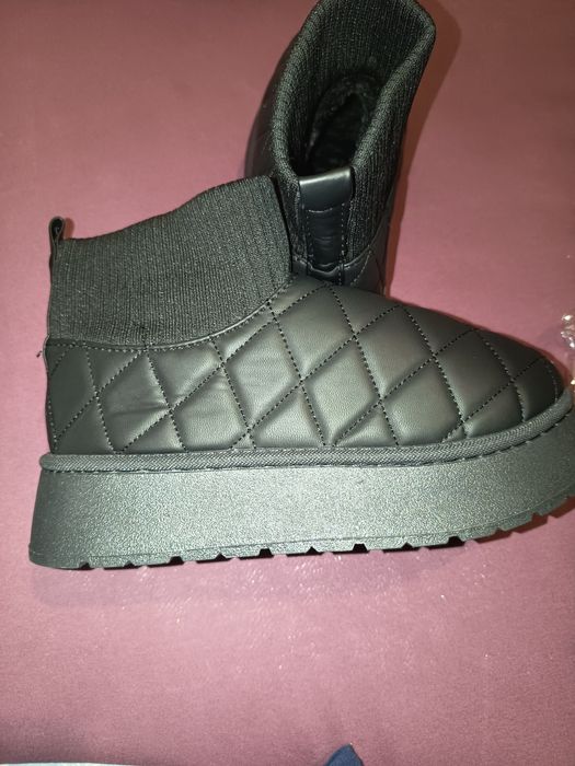 Продам нові уггі жіночі