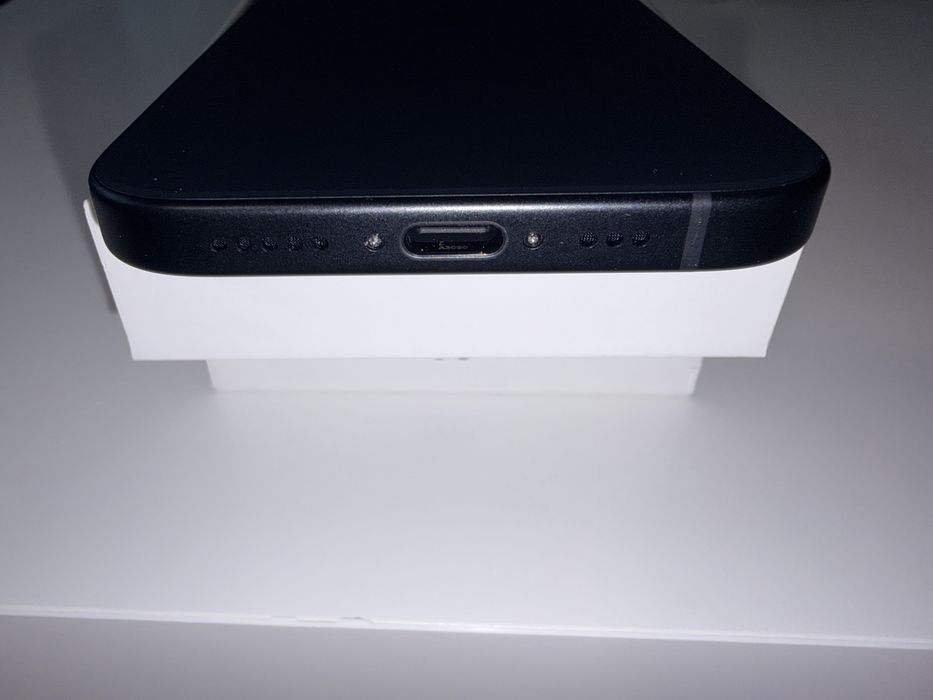 IPhone 15 czarny 128GB