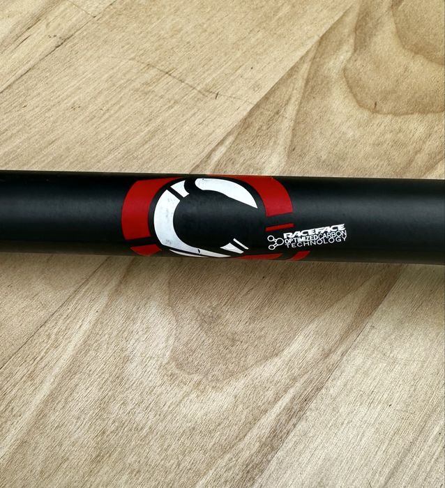 Guiador Race Face Sixc Carbon 31.8 MTB Handlebar - 3/4" Rise