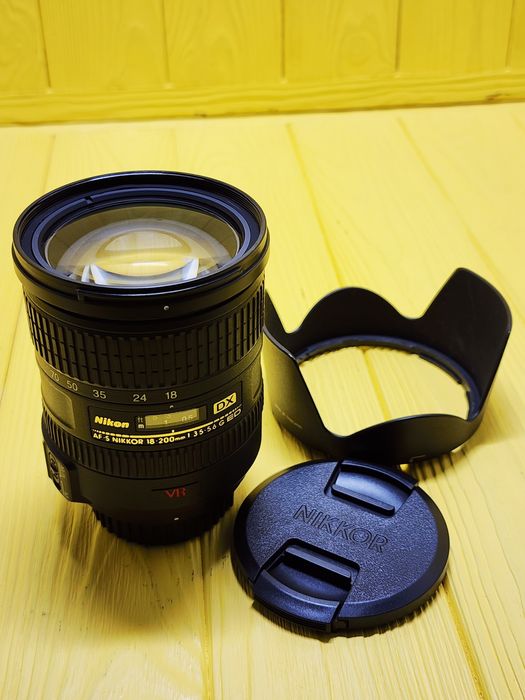 Nikon 18-200mm f/3.5-5.6G VR AF-S IF-ED DX Zoom-Nikkor