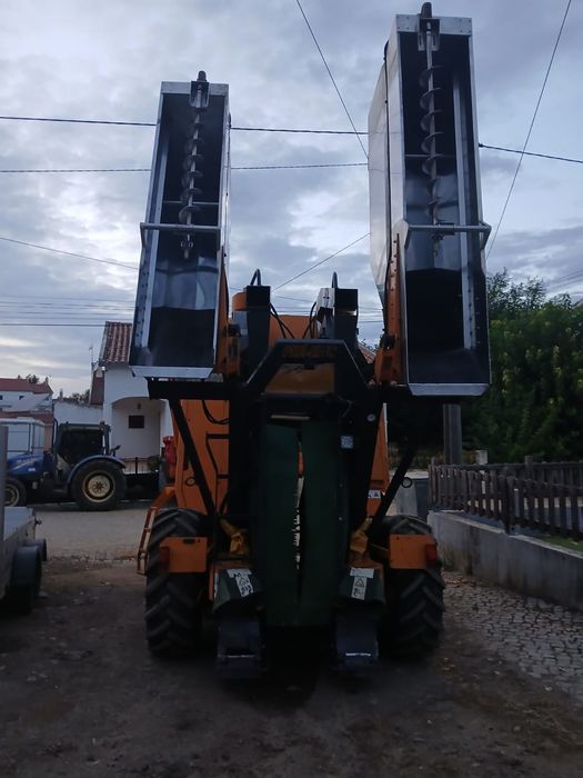 Maquinas de vindimar Pellenc 4240 e 3100