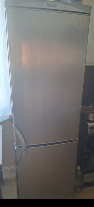 Pojemna Lodówka Haler HRF-370SS