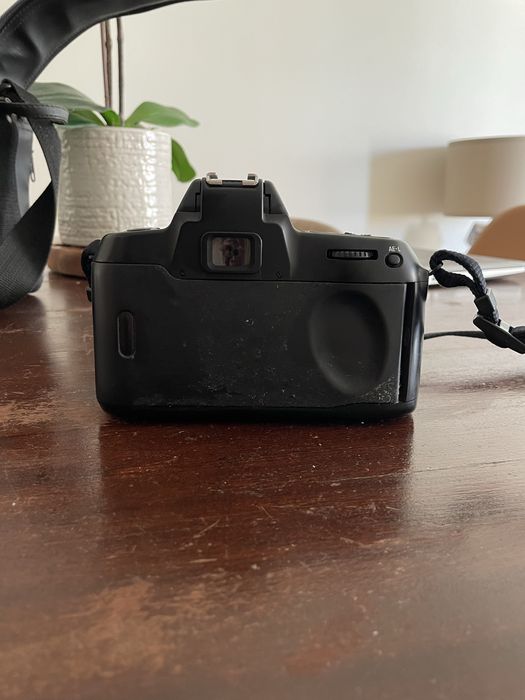 Máquina fotográfica Nikon F70
