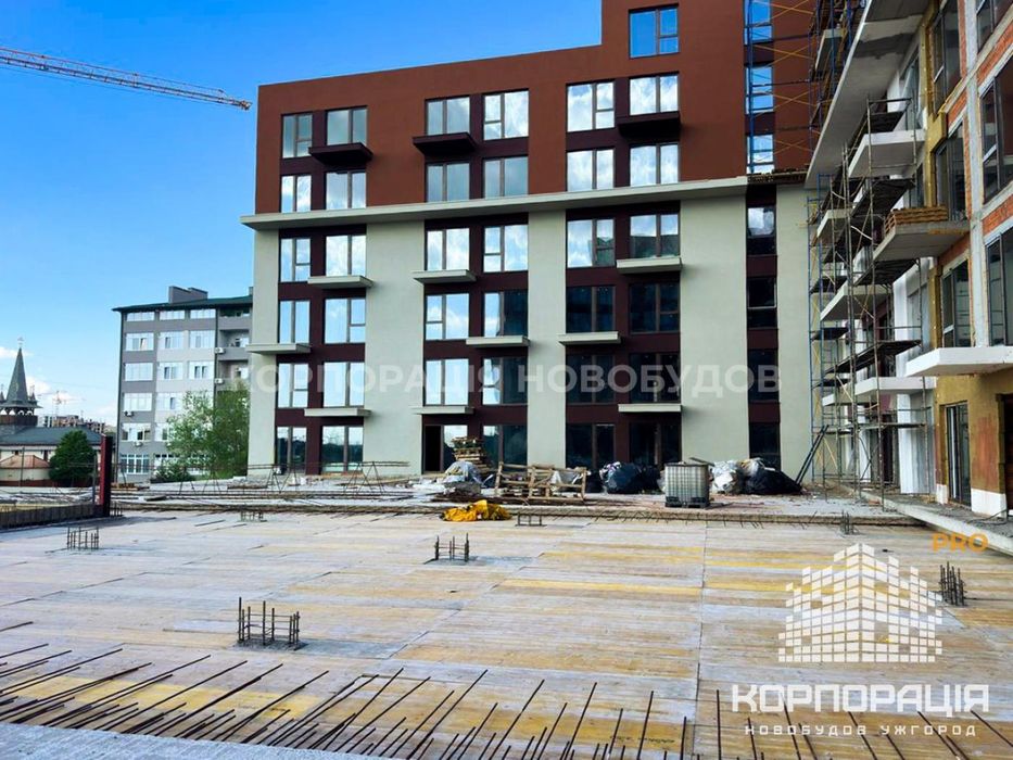 Продаж 2-км квартири, 70.7 м2, 2 поверх,ЖК з басейном і парком