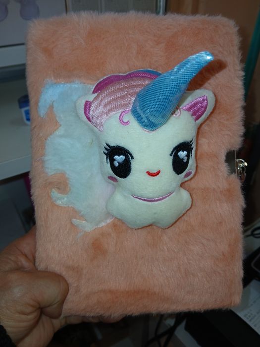 Agenda de pelúcia do unicórnio para menina