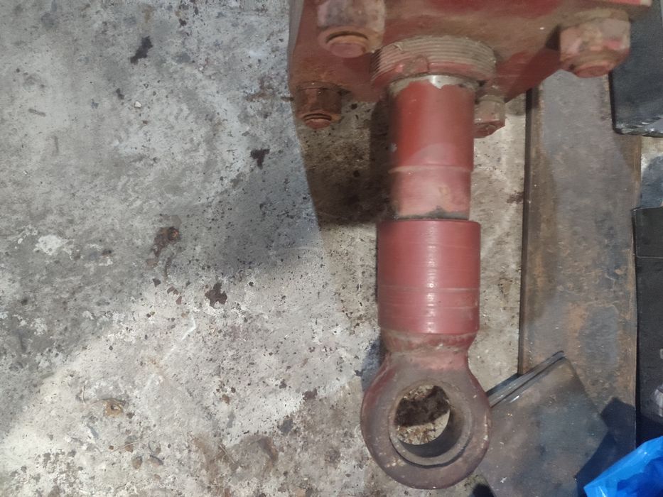 Продам гідроциліндер