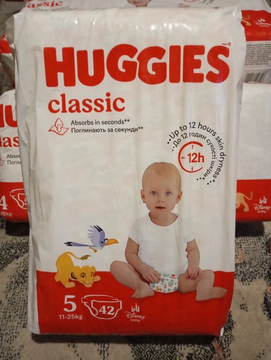 Продам подгузники Huggies