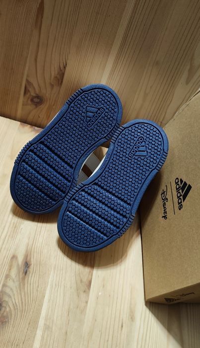 Нові кросівки. Adidas. Disney. Оригінал.