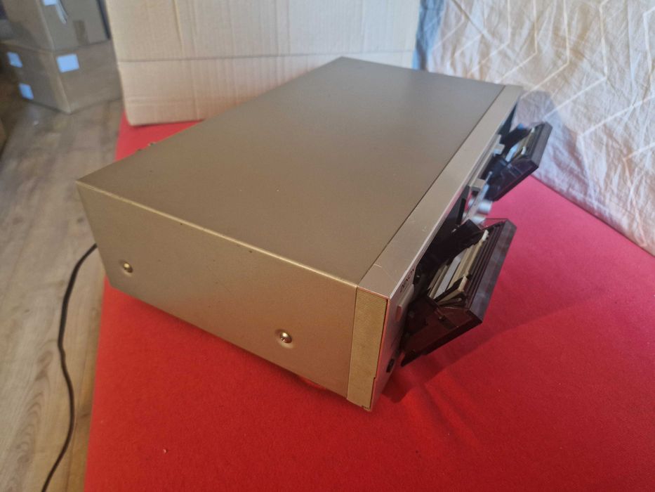 magnetofon Denon DRW-750A