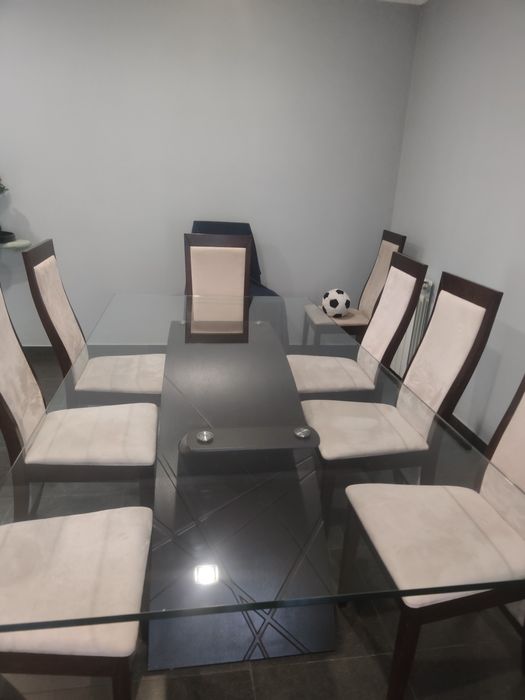 Mesa de vidro sala estar com cadeiras