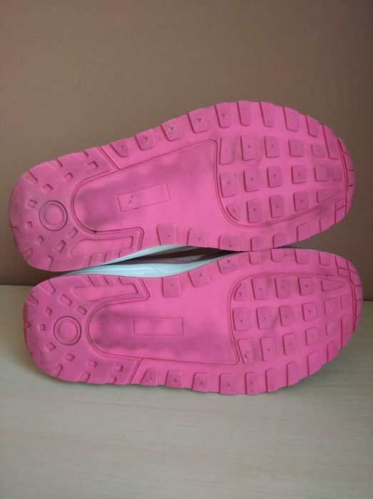 Buty sportowe damskie - wyprzedaż szafy