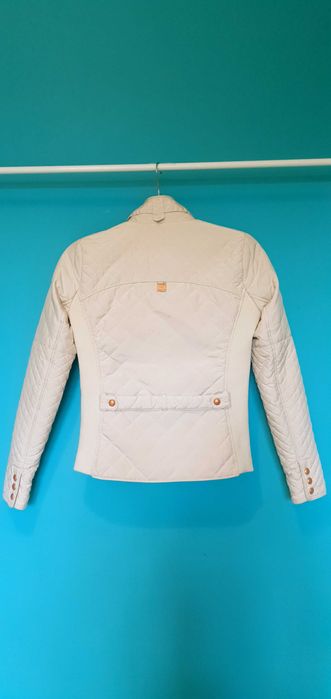 Kremowo-biała pikowana damska kurtka przejściowa Diverse