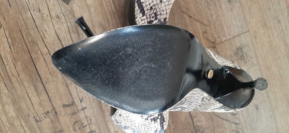 Skórzane czółenka szpilki Conhpol r. 36