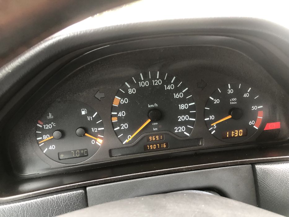Mercedes em perfeito estado ano 1997 com 790 mil km