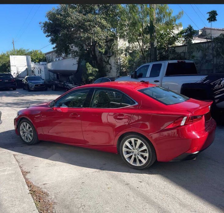 Lexus IS 300      2016