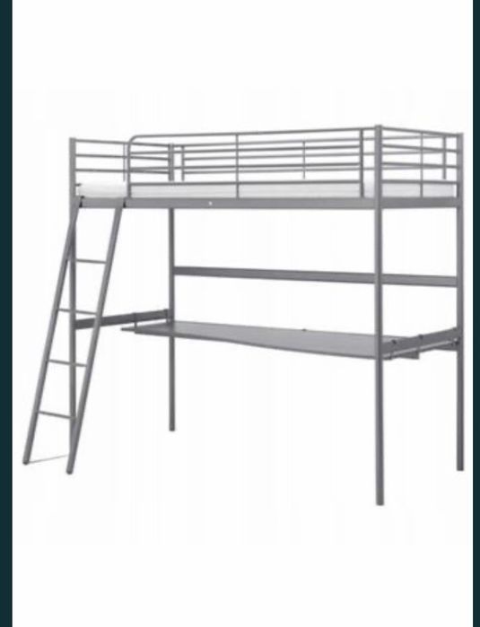 Łóżko piętrowe z biurkiem