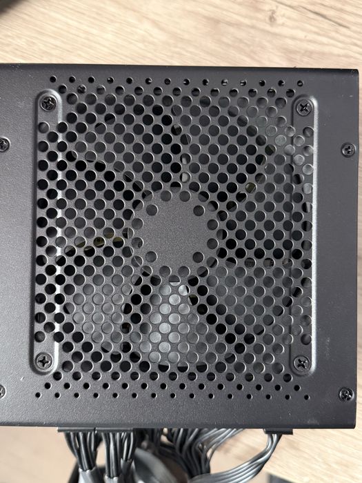 Блок живлення NZXT C750 750W 80+ Gold модульний ATX