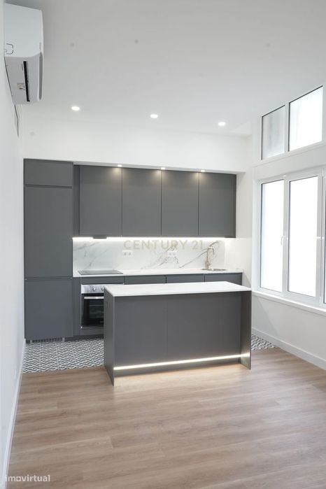 Lindo T3 remodelado com 2 wc na Codivel — Odivelas, Lisboa