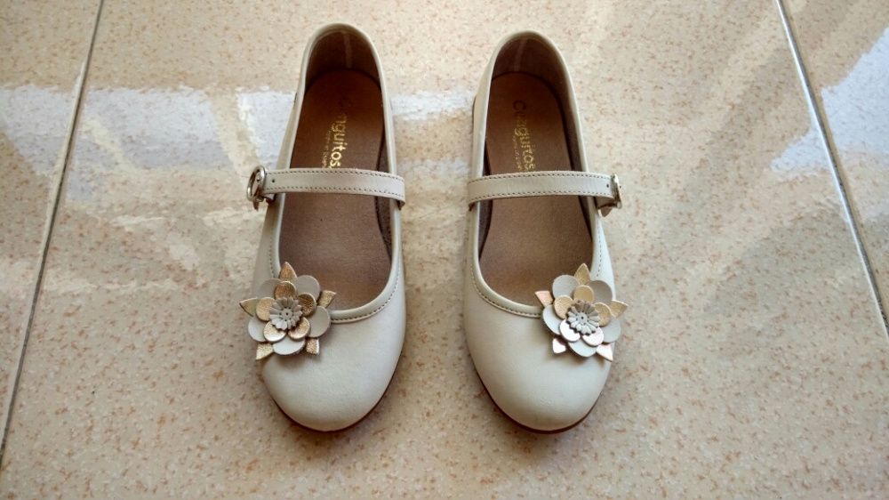 Sapatos novos Marca Conguitos menina 33
