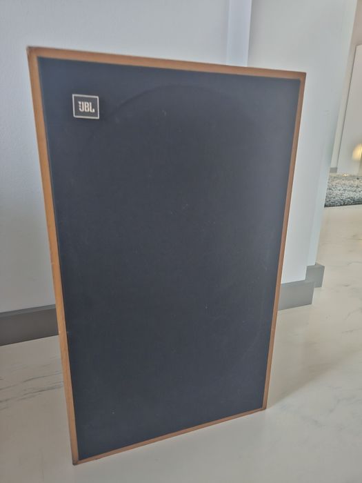 Potężne kolumny JBL 43111WX