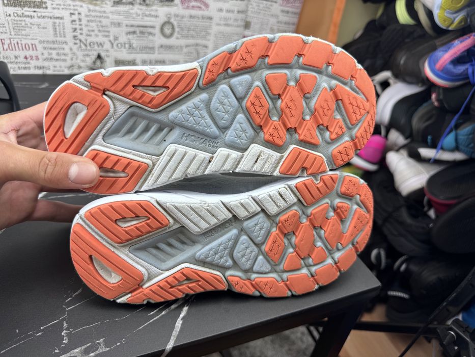 Оригінал Кросівки Hoka One One Arahi 6 Розмір 36.5 Взуття