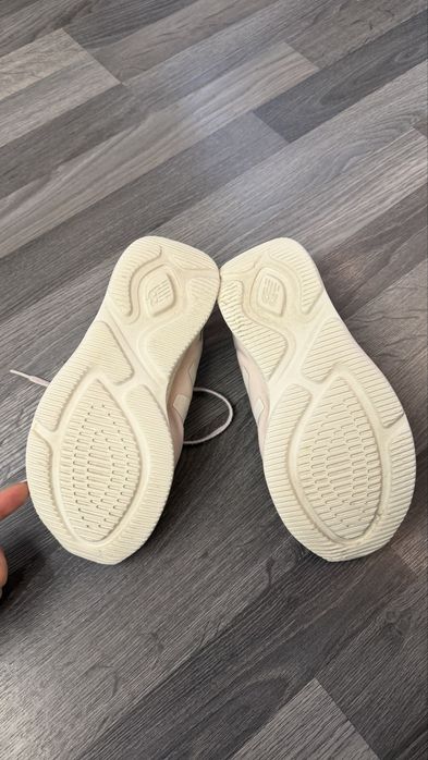 Продам оригинальные кроссовки New Balance