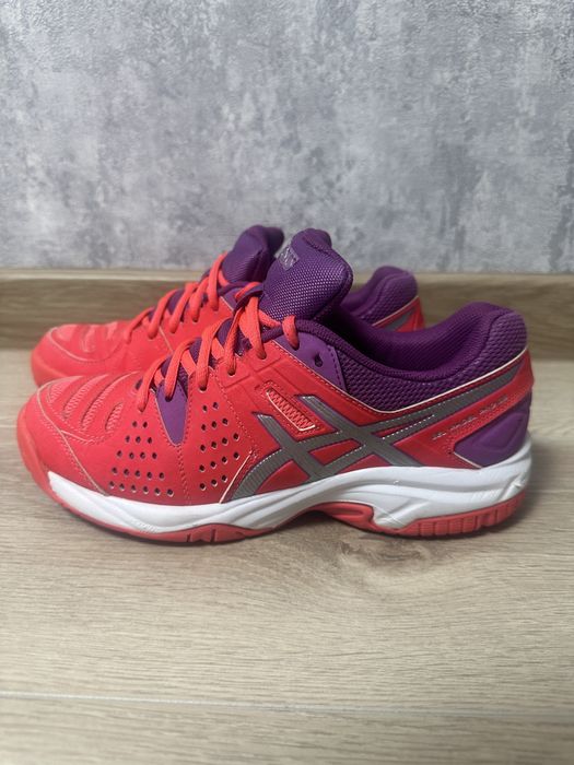 Продам Asics спортивні жіночі кросівки, стан 9/10