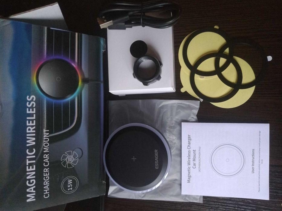 Магнитный автомобильный держатель, RGB подсветка, быстрая зарядка 15Вт