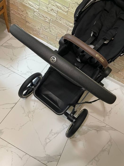 Прогулянкова коляска Cybex Priam в чорному кольорі в чудовому стані