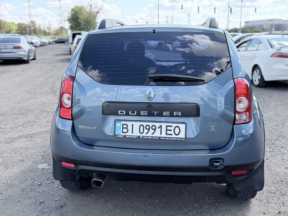 Renault Duster 2011 р 1.6 газ бензин